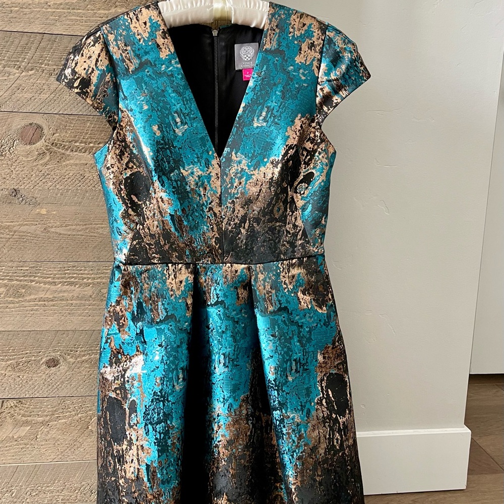 Vince Camuto metallic gold & turquoise dress Size 2